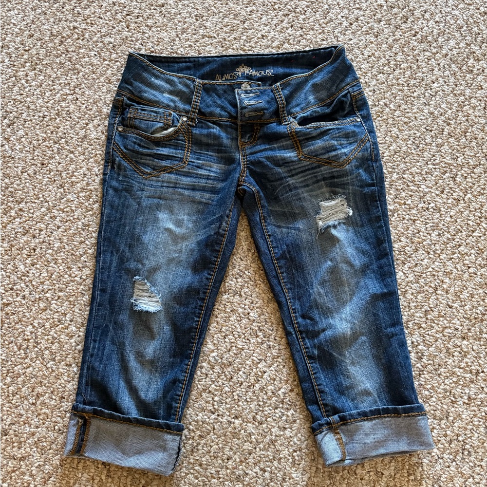 Women's Y2k Blue Distressed Capri Jeans
